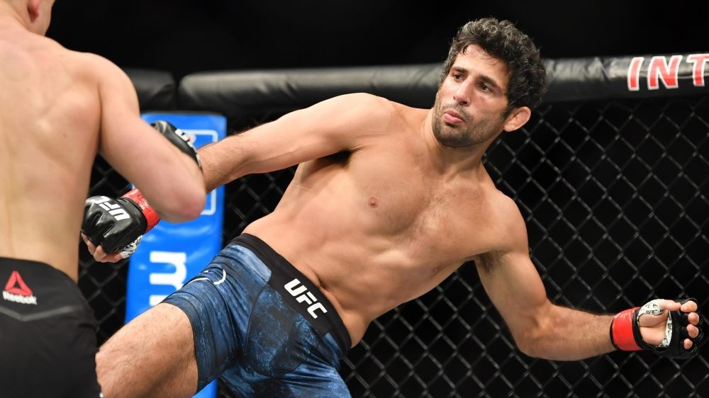 K soupeřům je nemilosrdný, jinak má ale Dariush srdce ze zlata. Za výplatu z UFC postavil na Haiti sirotčinec