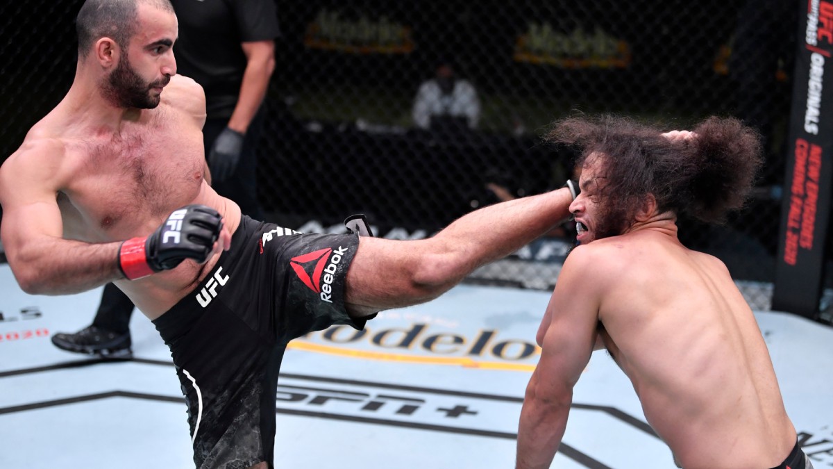 Gruzínský „Ninja“ Chikadze tvrdí, že je na jiné úrovni než jeho brazilský soupeř a v souboji „kopáčů“ nepochybuje o svém vítězství