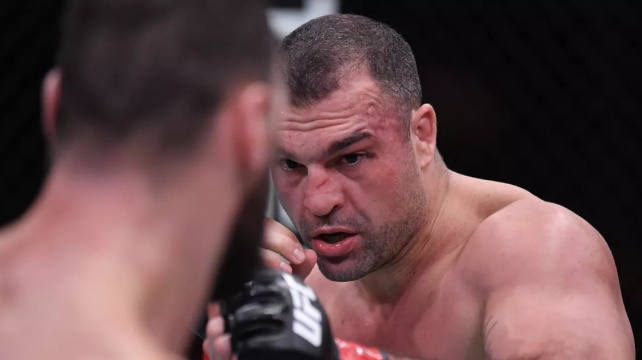 Bývalý šampion Maurício "Shogun" Rua utrpěl nepříjemné zranění ruky a svým výkonem zklamal šéfa UFC