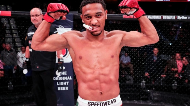 Bojovník Bellatoru A.J. McKee uzavřel ve 13 letech sázku s Danou Whitem, ta se teď možná splní