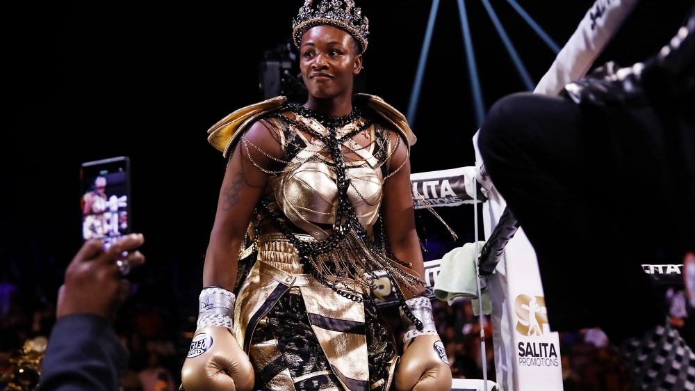 Olympijská vítězka a několikanásobná šampionka v boxu, Claressa Shields, míří do MMA