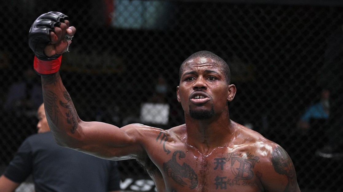 Holland rýpe do Adesanyi: Prohrál v každém bojovém sportu, je to opravdový lúzr!