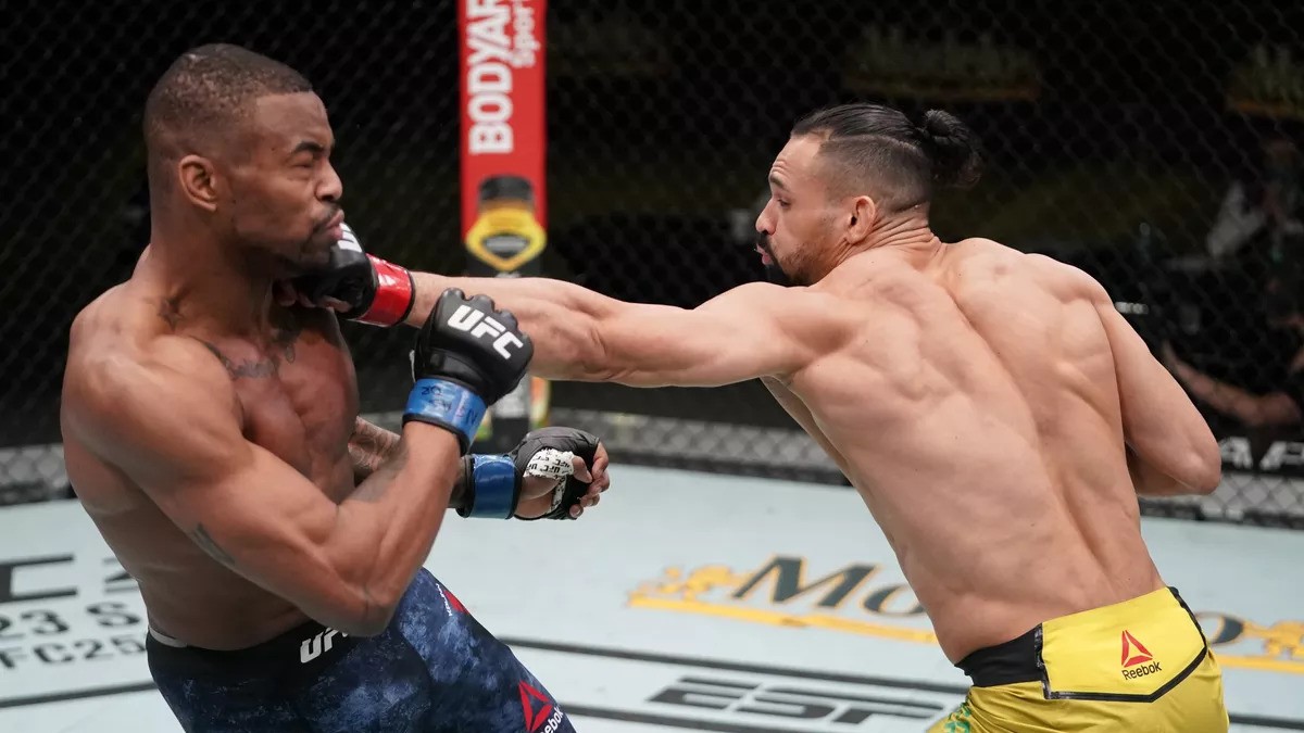 Michel Pereira ukončil řádění Khaose Williamse. Vydržel smrtící půl minutu a zvítězil na body