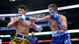 Ryan Garcia knockoutoval svého soupeře tvrdou ranou na žebra a vzal si šampionský pás