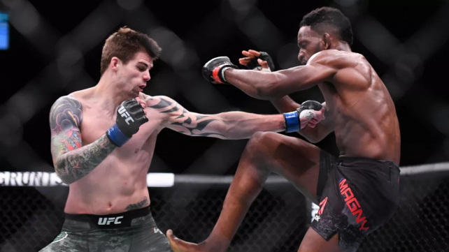 Video: Neil Magny sice sází na skvělé kardio, ale umí své soupeře i rychle ukončit, jako to udělal s Craigem Whitem