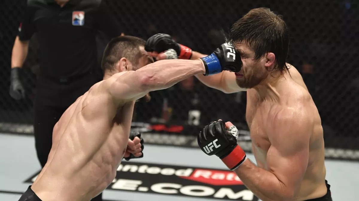 Makhmud Muradov znovu vyhrál! Svého soupeře sestřelil ve třetím kole na TKO