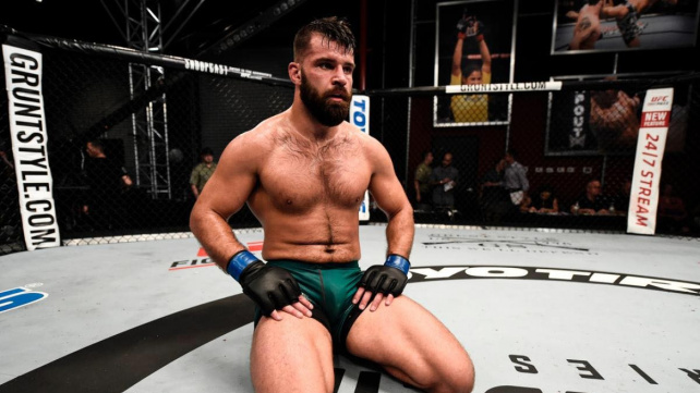 Julian Marquez pozval ihned po zápase na rande zpěvačku Miley Cyrus, ta pod podmínkou přijala