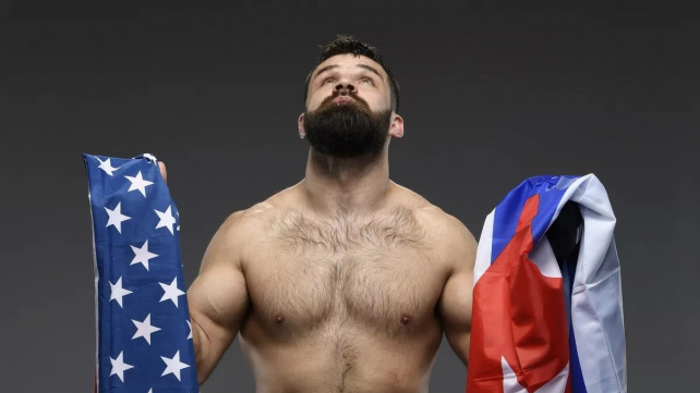 Marquezova žádost určená Miley Cyrus vyvolala posměch. On chce však nově vzniklou popularitu využít pro dobročinné účely