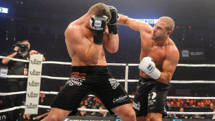 V UFC oktagonu mu to nevyšlo, vrátí se jeden z nejlepších kickboxerů světa do ringu?