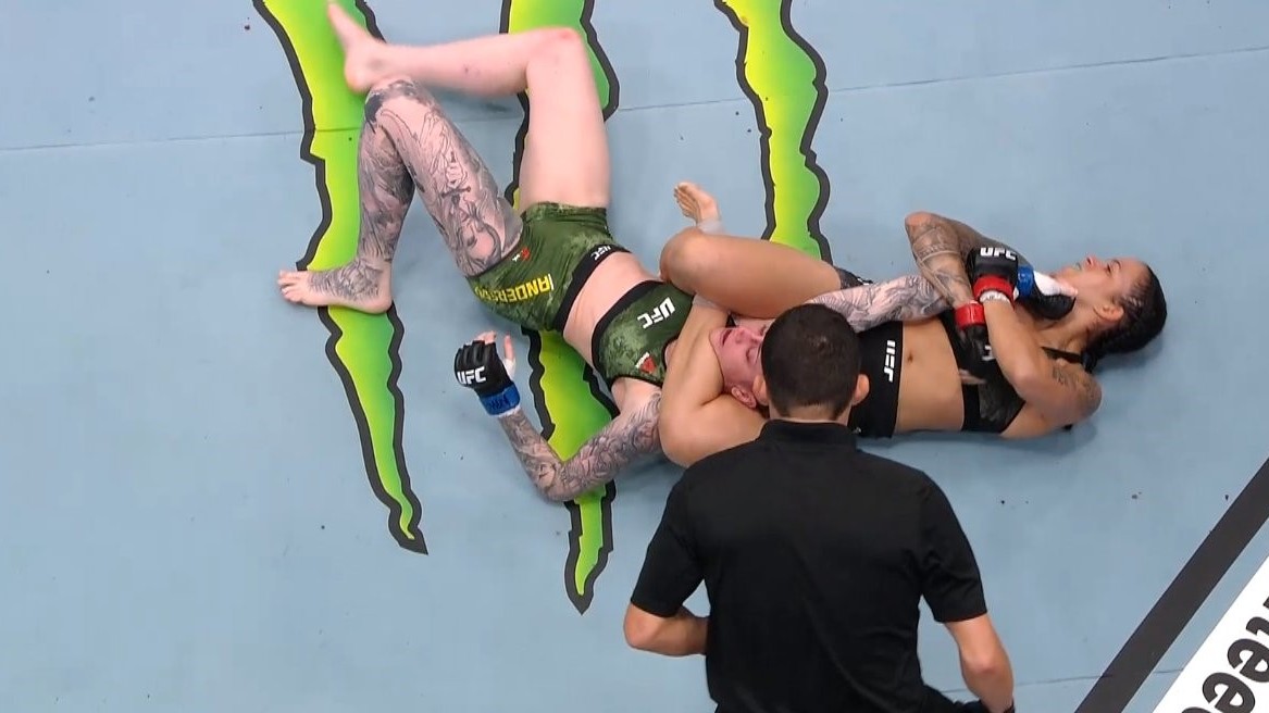 Brazilská lvice Nunes zničila Anderson po dvou minutách a stále vládne pérové váze