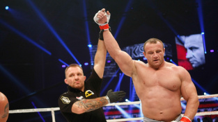 Bývalý nejsilnější muž světa Pudzianowski tuší, že v bitvě s obřím Senegalcem bude muset být neustále ve střehu