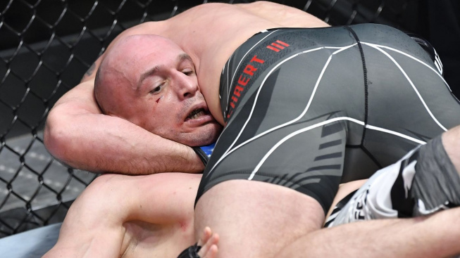 Meerschaert uškrtil polského "řezníka" do bezvědomí už v prvním kole a zachránil si tak vlastní krk v UFC