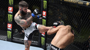 Krvavá podívaná. Bývalý šampion Cody Garbrandt skončil po pěti kolech naklepaný jako řízek