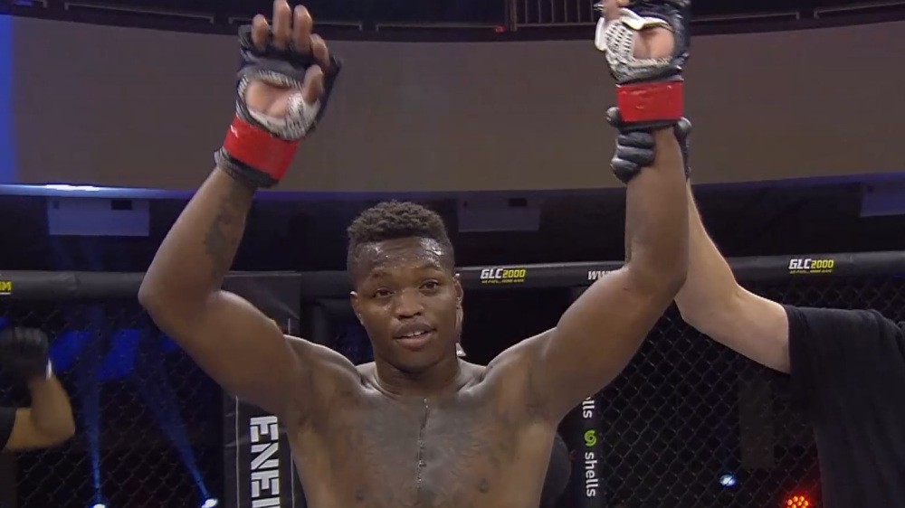 Dvakrát pohlédl do očí smrti, teď čeká McKinneyho premiéra v UFC