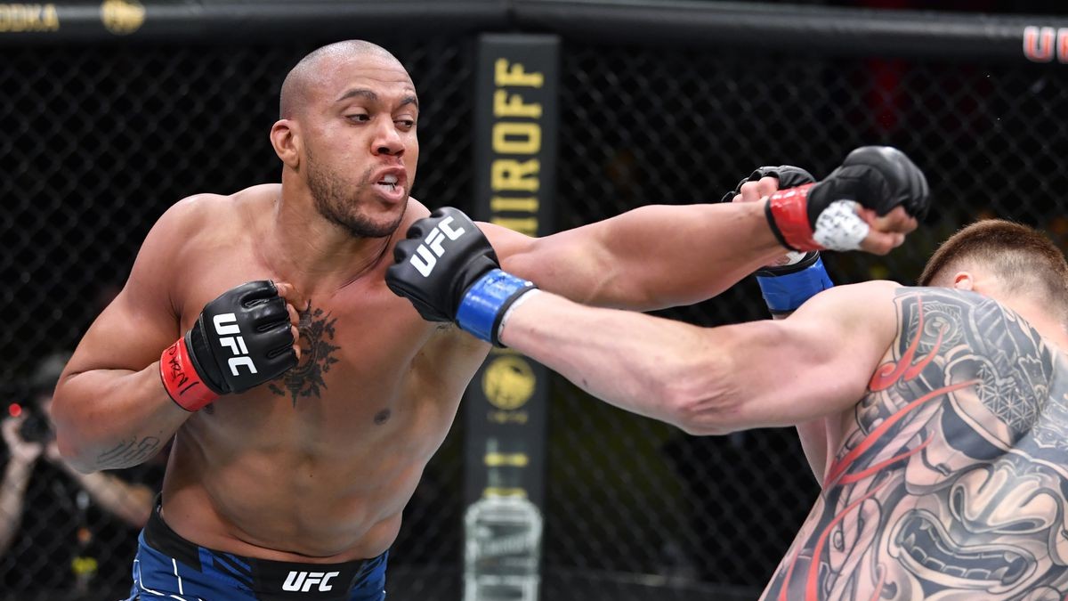 UFC 265: LEWIS VS. GANE – informace, program, stream