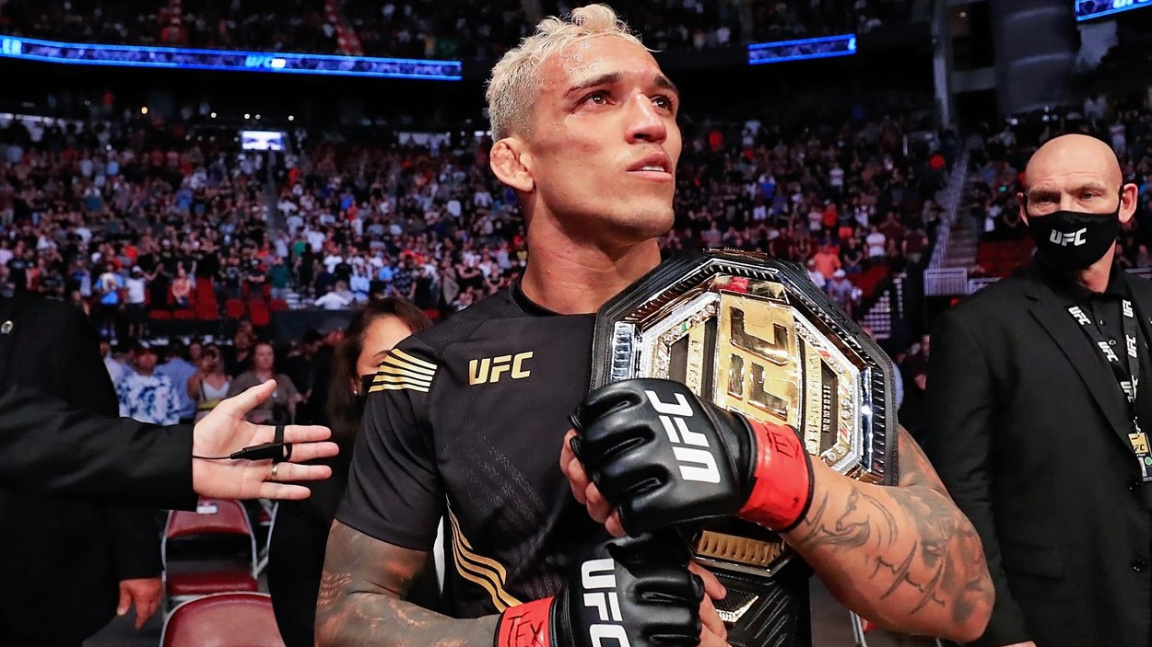 Šampion Oliveira selhal a nesplnil váhový limit, pás bude moct zítra získat jen Gaethje