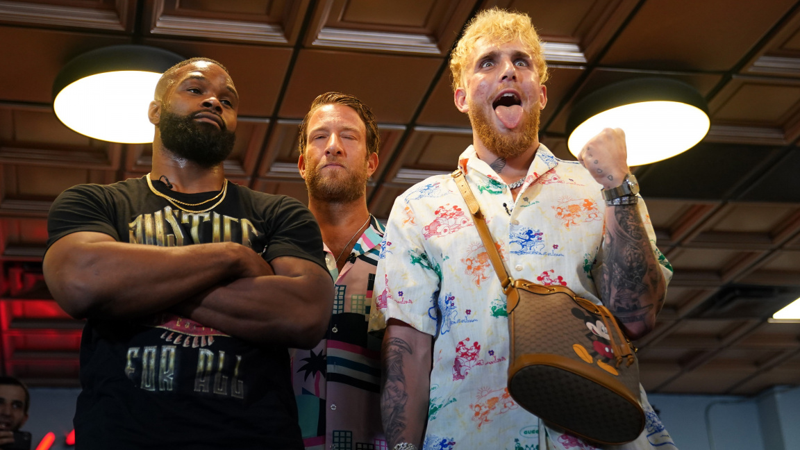 Ex-šampion Woodley je rozzlobený na kontroverzního youtubera a ohlásil návrat do MMA