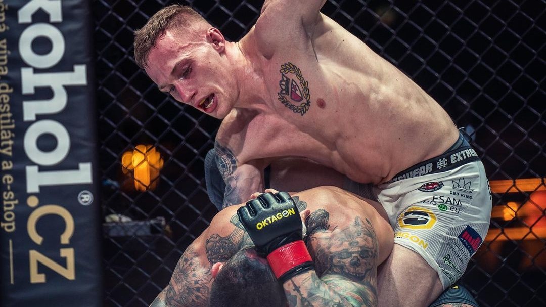 Španělský tvrďák proti českému „Slávistovi“. Primera a Juráček jsou připraveni na válku v Oktagonu