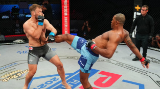 115kilový Brazilec Ferreira přivítal v PFL nováčka z Anglie tvrdým KO, stačilo mu na něj pouhých 31 vteřin