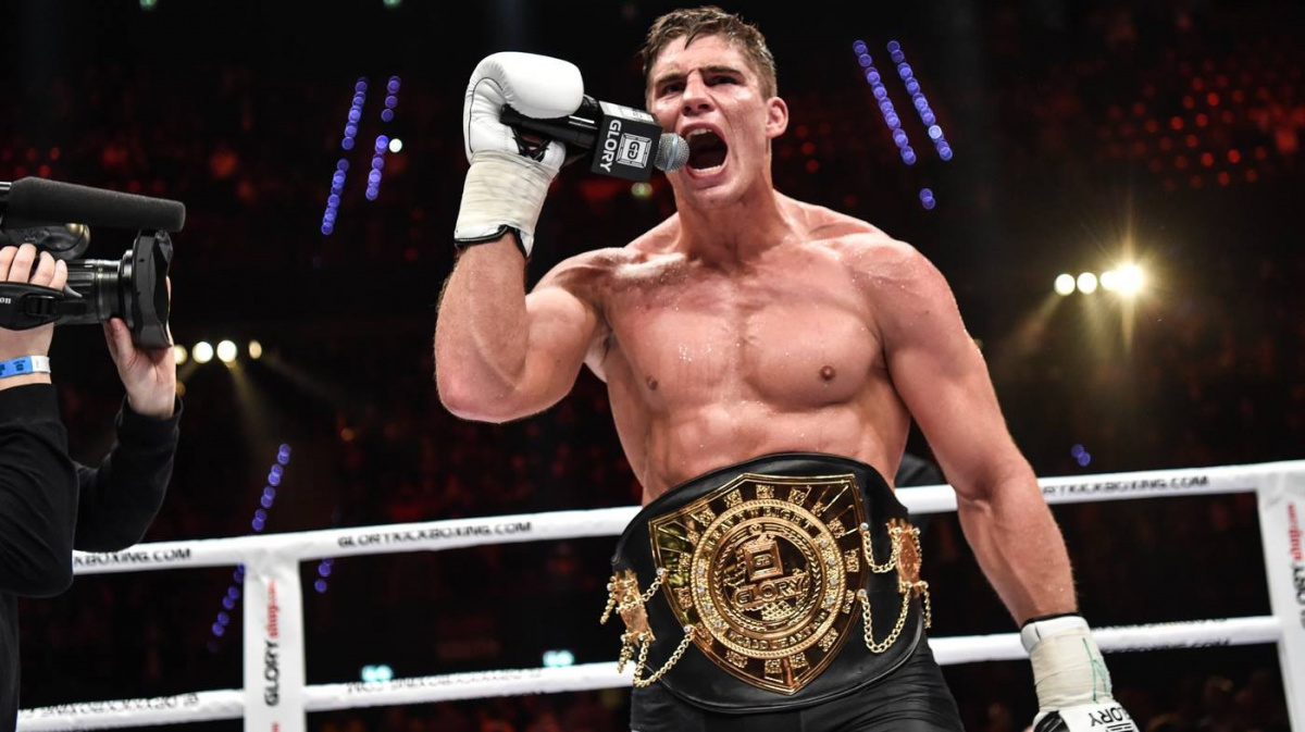 Pro české bojovníky si nechal poslat král kickboxu, potřebuje pomoc v přípravě na střet s Overeemem