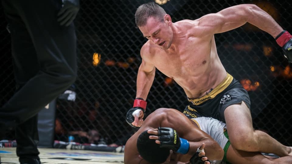 Viktor Pešta se vrací do akce. V KSW ho čeká rozložitý polský tank