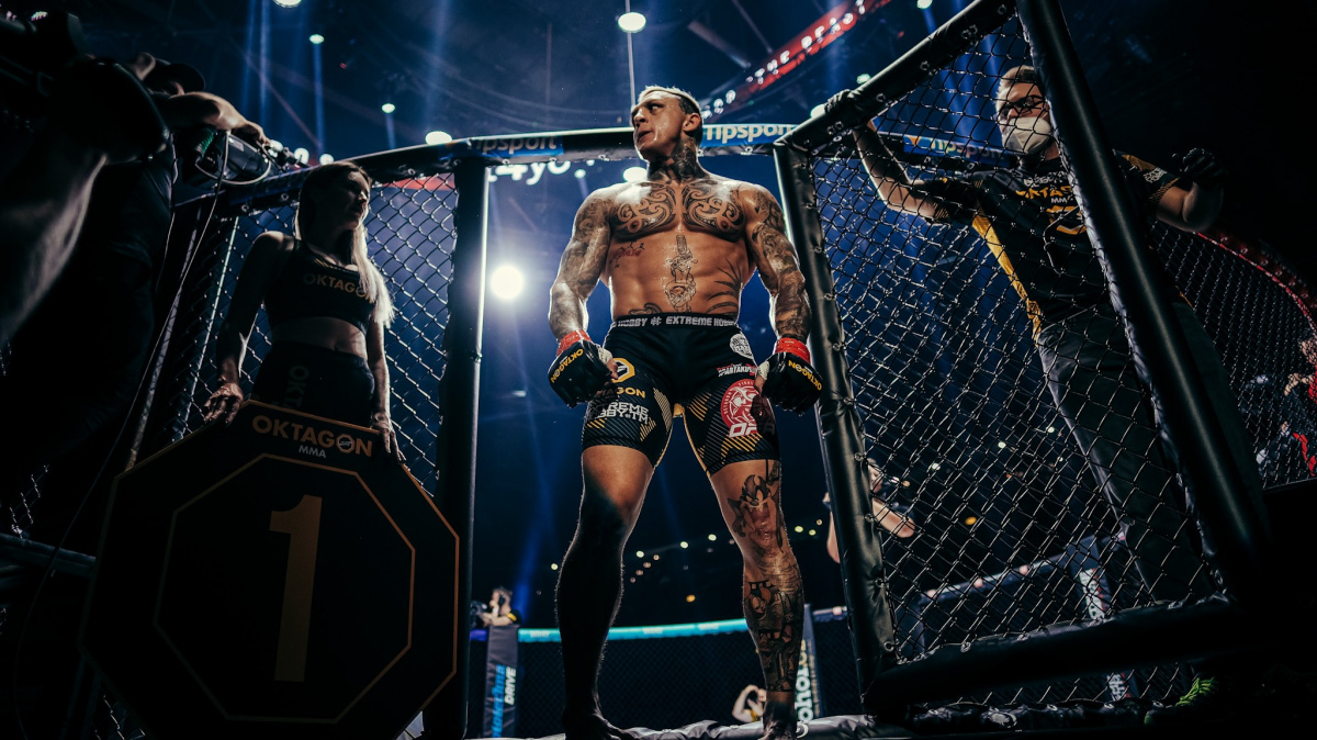 Vyhraný zápas nemůžeš prodat, hájí se Gábor Boráros. Proč soupeře neukončil už v prvním kole?