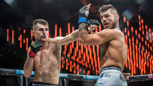 Dnes je každej druhej fighter Conor z AliExpressu, říká Kalašnik. Sám při promování zápasu vsadil na humor