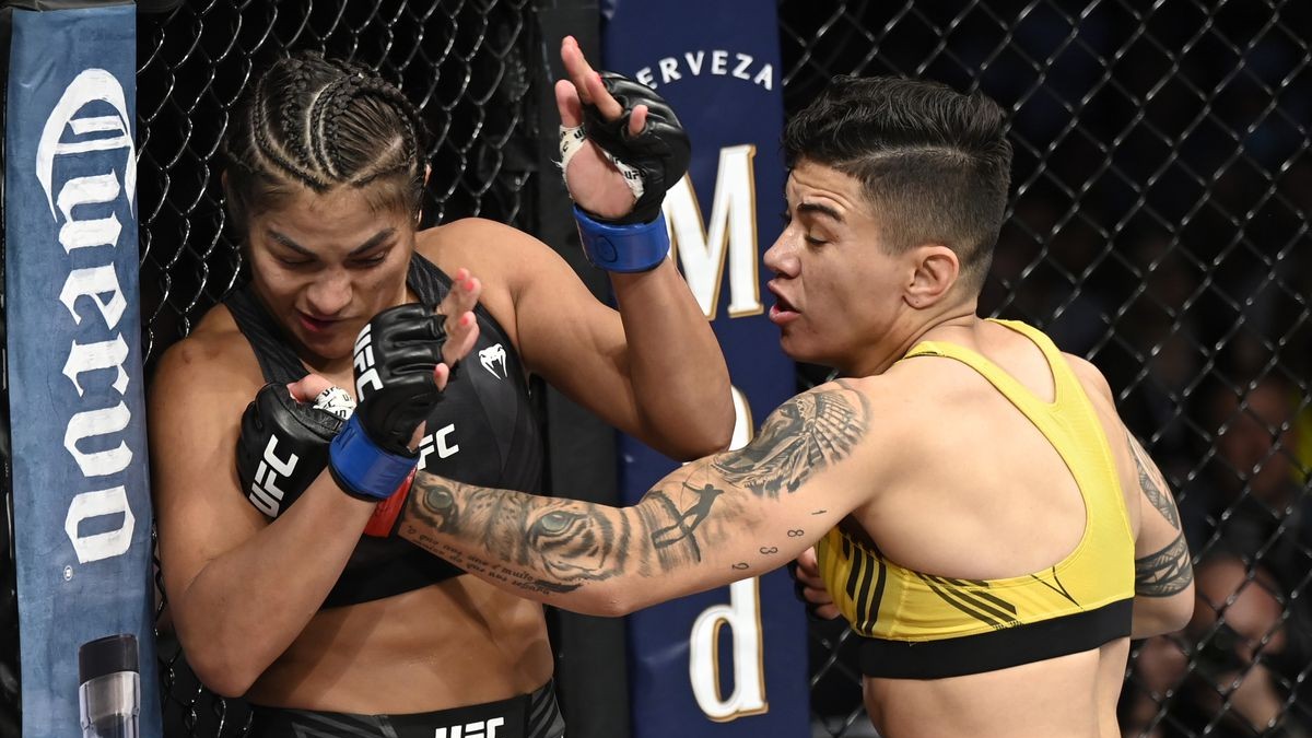 Brazilská tvrďačka Andrade je zpátky ve hře, Calvillo zničila v prvním kole