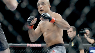 Člen Síně slávy a dvojnásobný ex-šampion UFC kandiduje v USA na guvernéra