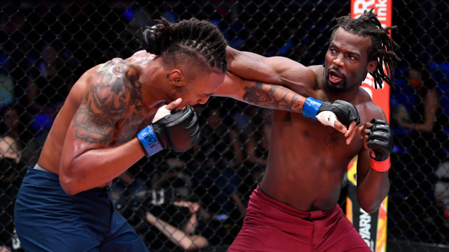 Když jen vyhrát nestačí. Američan soupeře uškrtil, Dana White mu i přesto smlouvu nenabídl