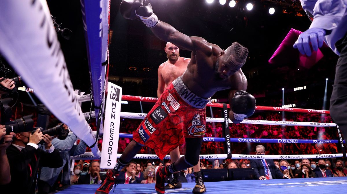 Epická bitva dvou těžkých vah! Fury v dramatickém zápase knockoutoval Wildera v jedenáctém kole
