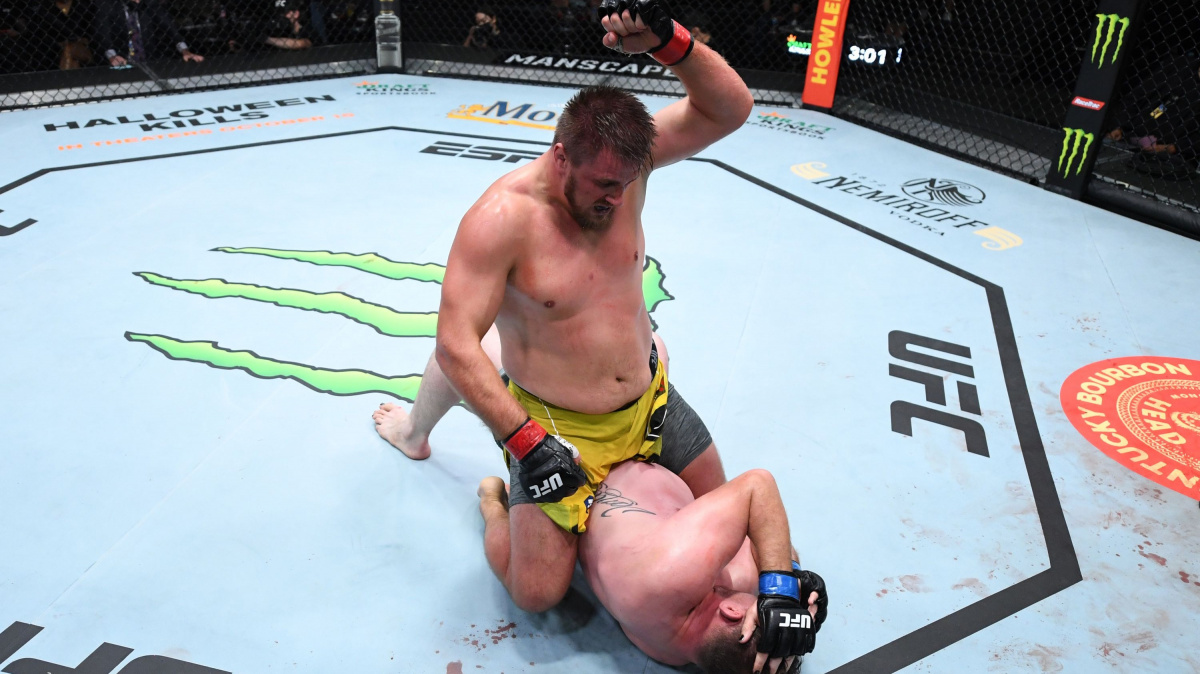 Moldavský King Kong pokračuje ve spanilé jízdě, po TKO si připsal patnácté vítězství v řadě