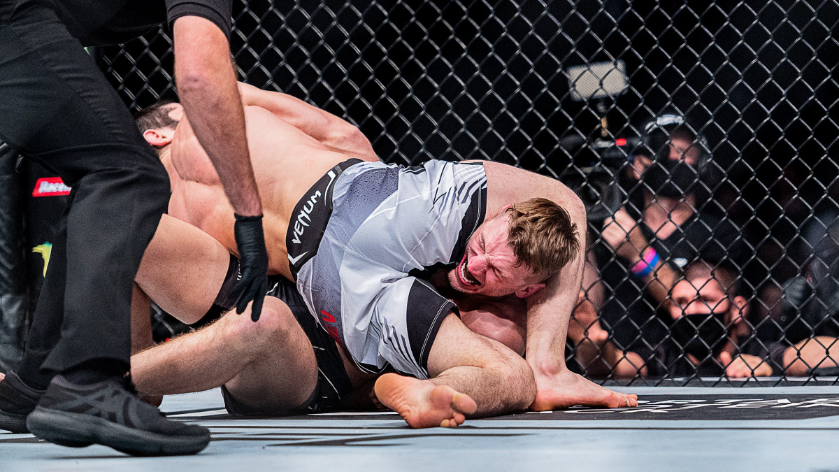 Khabibův nástupce nezklamal. Makhachev dal novozélandskému bijci pouhých 150 vteřin