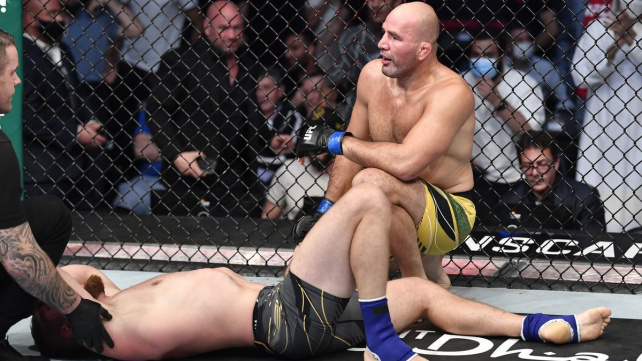 Na otočku 23 - Ohlédnutí za UFC 267 a překvapivým vítězstvím Glovera Teixeiry