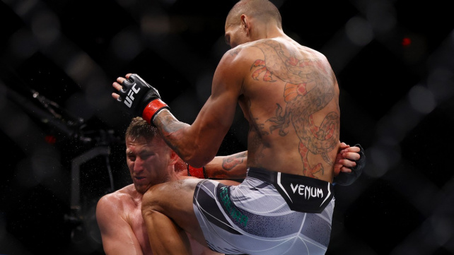 Přemožitel Adesanyi se představil v UFC úžasným knockoutem