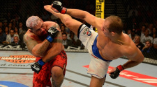 Junior dos Santos vs. Mark Hunt