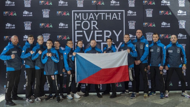 Začalo mistrovství světa v thajském boxu. Malina knockoutoval Malajsijce a postupuje, junioři prohráli