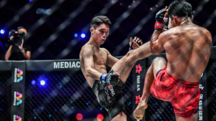 Taekwondista knockoutoval soupeře přesně mířeným úderem na játra, pak se rozbrečel štěstím