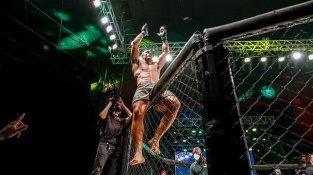Šťastlivec týdne. Brazilský šampion přežil hrůzostrašnou nehodu, 3 dny poté obhájil titul