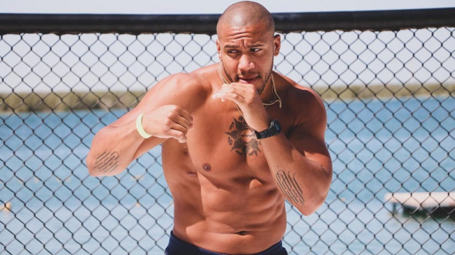 Prodával nábytek, návštěva hodiny thajského boxu mu ale změnila život. Neuvěřitelný příběh Ciryla Ganea