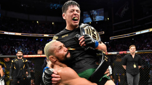 Šampion Moreno má zaděláno na další trilogii, nedočkavý vyzyvatel ho konfrontoval pár minut po vítězství