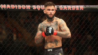 Cody Garbrandt prozradil, že se těsně před posledním zápasem zranil, přesto dokázal konečně vyhrát