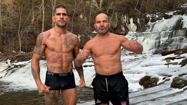 Adesanyův přemožitel se s ním chce znovu utkat v UFC, nejlépe hned. "Bojí se a bude utíkat!" vyhlašuje Brazilec