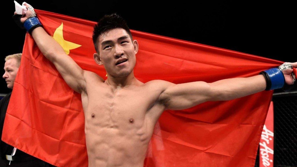 Mířili na nás zbraní! Čínský bojovník Song Yadong popsal, jak ho v USA přepadli