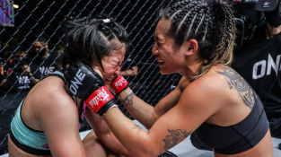 Angela Lee předvedla svou houževnatost a po mateřské pauze obhájila svůj titul ve ONE proti dravé Stamp Fairtex