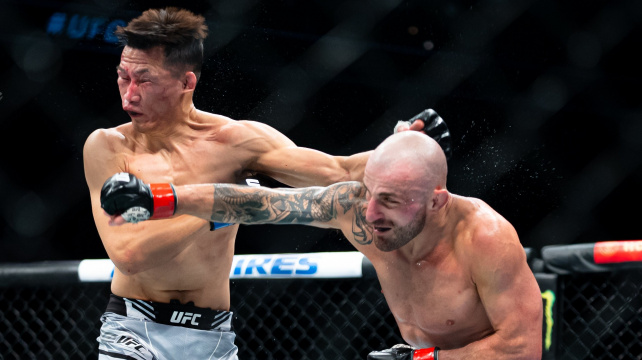 Naprostá dominance. Šampion Volkanovski si s Korejským zombiem hrál jako kočka s myší