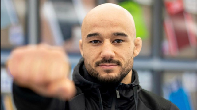 Konec. Ještě nedávno sahal po titulu UFC, po sérii tvrdých porážek ale Brazilec raději ukončil kariéru