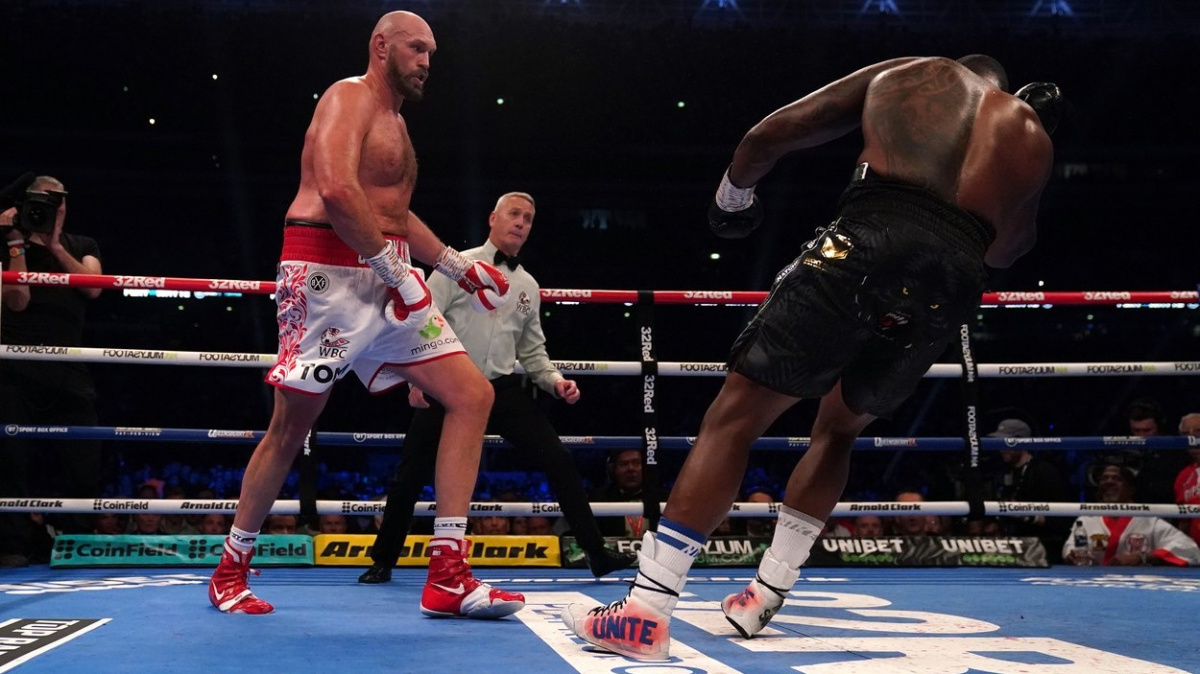 Tyson Fury uhájil pás mistra světa v boxu, soupeř po zvedáku na bradu nevěděl, kde je