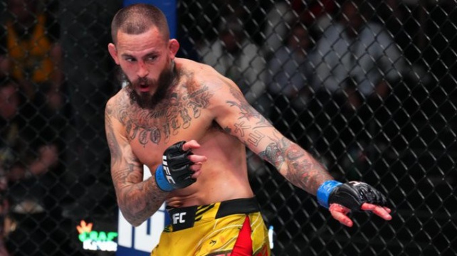 Někdo žvaní a někdo vyhrává, vzkazuje Vera O'Malleymu, v hledáčku má tvrďáka ze Sibiře a pak titul