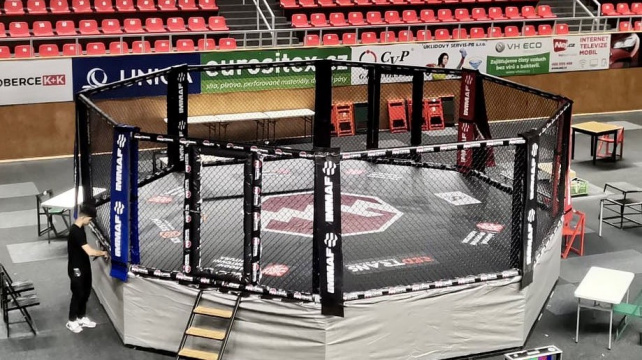 Amatérští bojovníci se o víkendu utkali na Mistrovství ČR v MMA. K vidění byly kvalitní zápasy, KO i submise